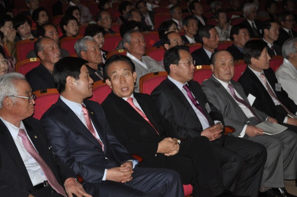 c5eef181bc3aff5ccde01ad1c4a0f76f_1460006